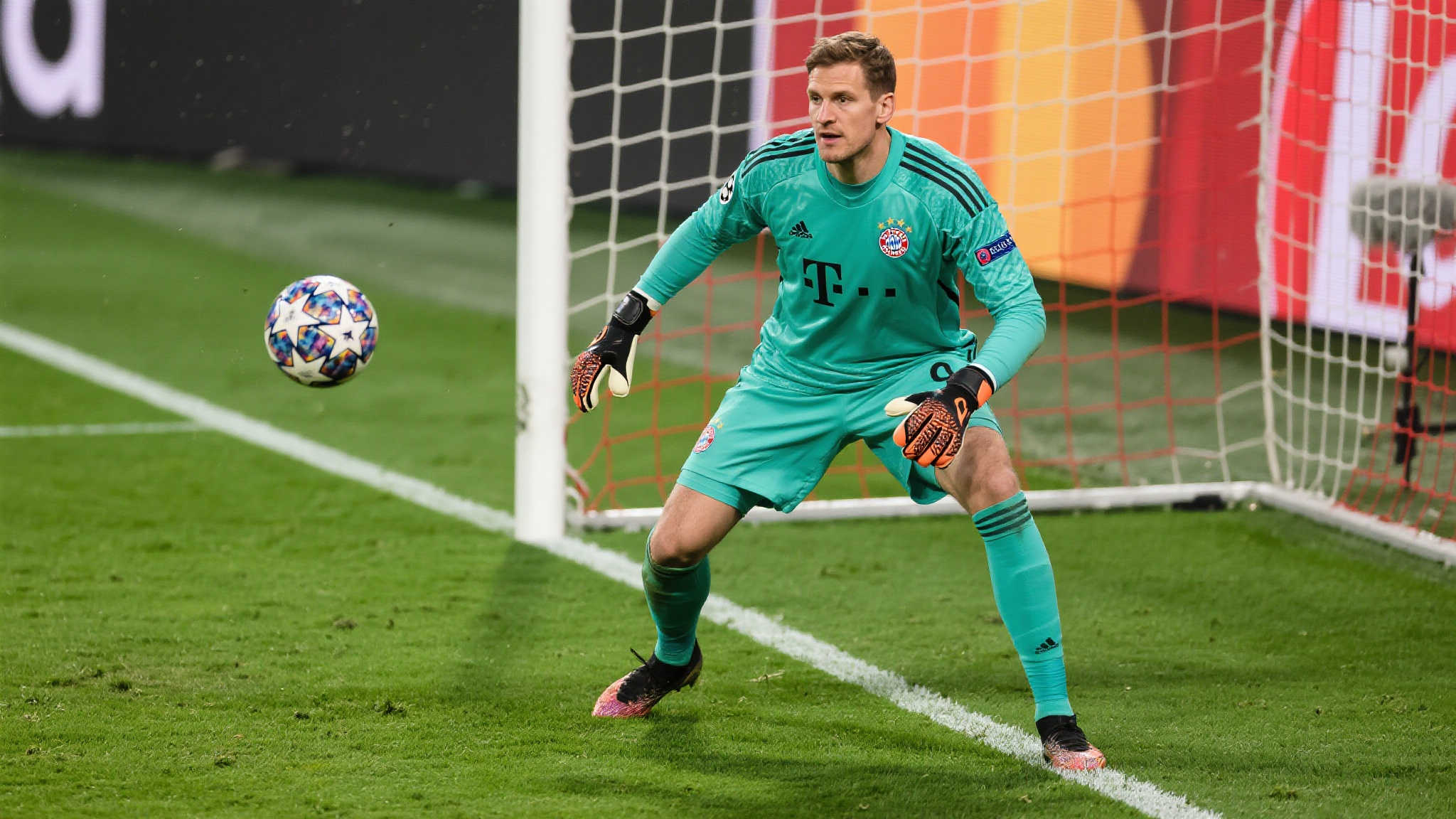 在现代足球比赛中，拥有一位优秀的门将是球队取得成功